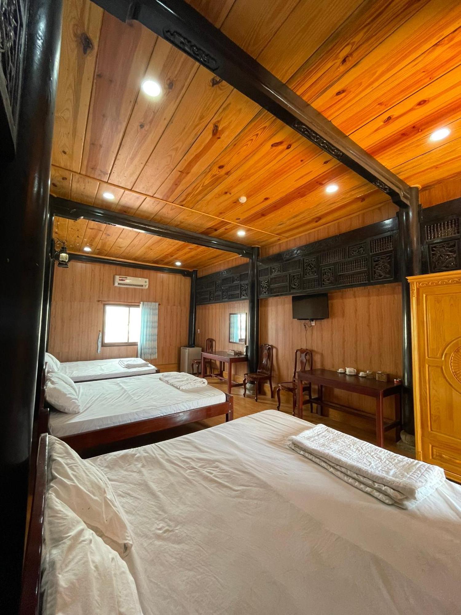 Khach San Huong Xua Hotel Ха Тени Екстериор снимка