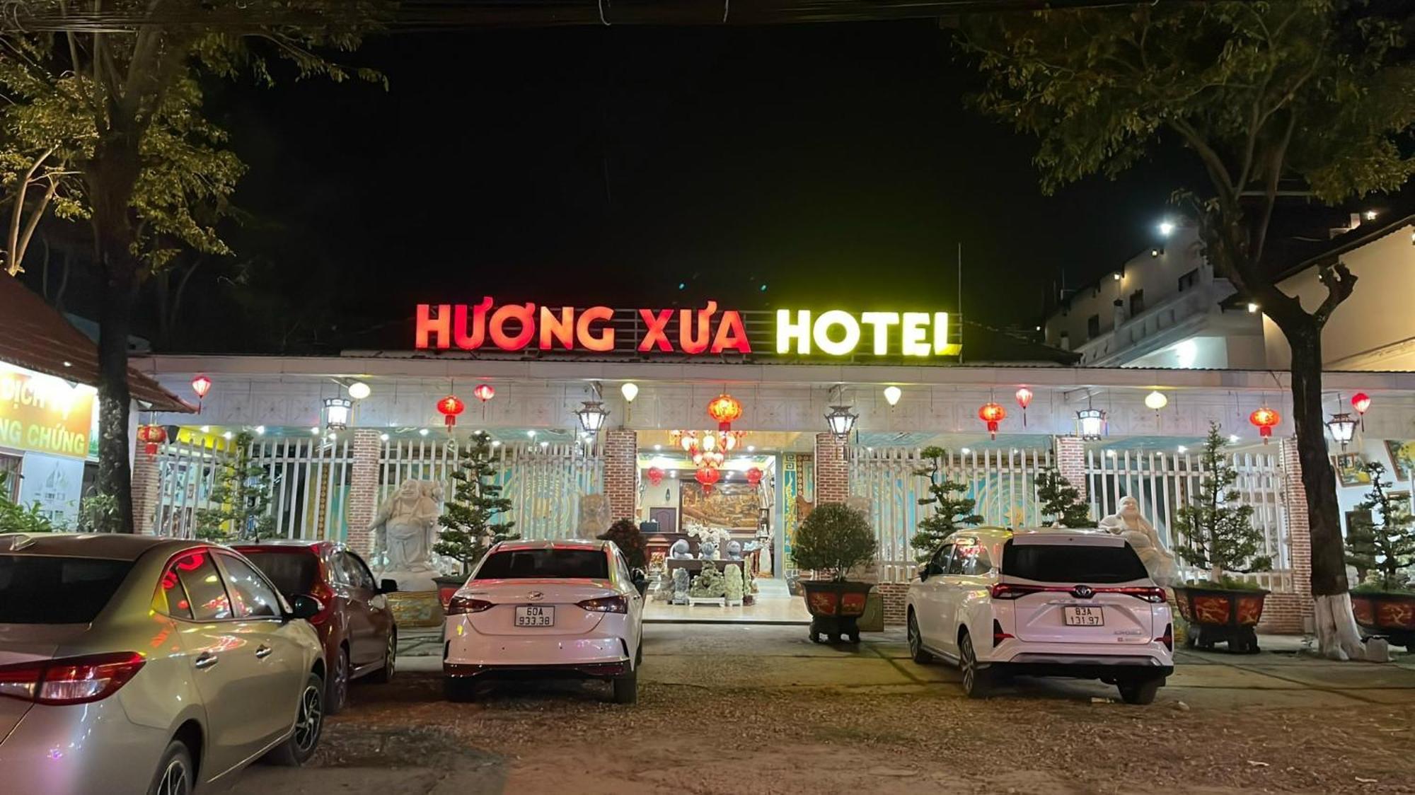 Khach San Huong Xua Hotel Ха Тени Екстериор снимка