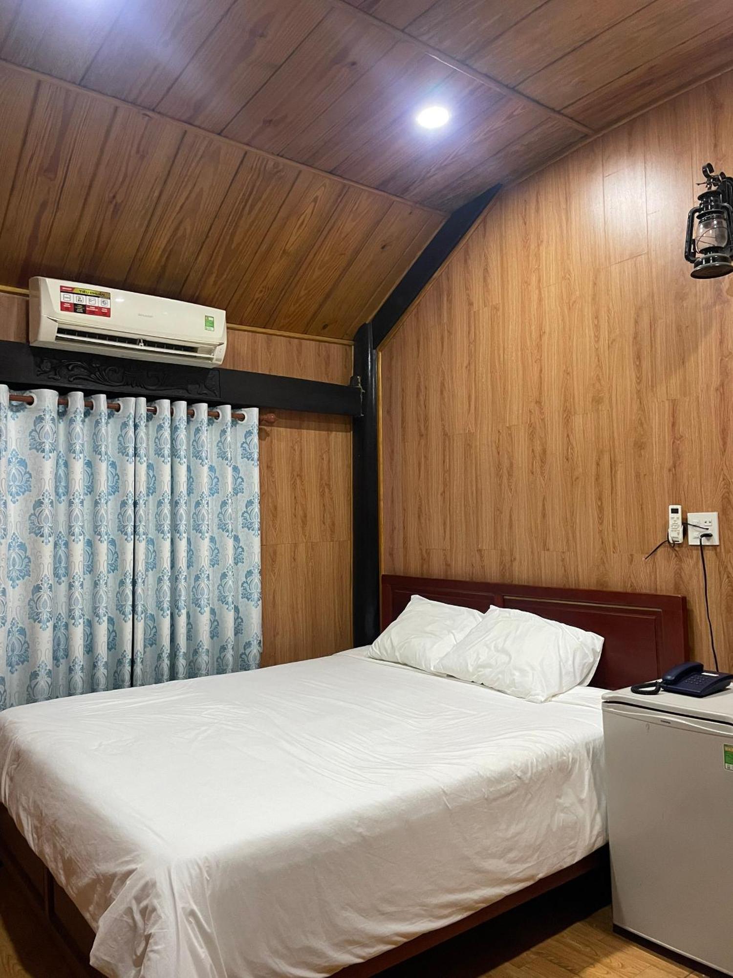 Khach San Huong Xua Hotel Ха Тени Екстериор снимка